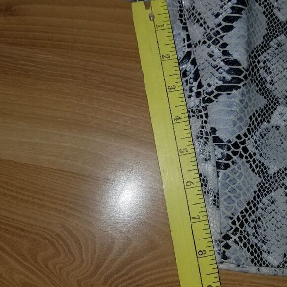 Kendall & Kylie the Cycle Short NWT 2XL - Picture 6 of 12